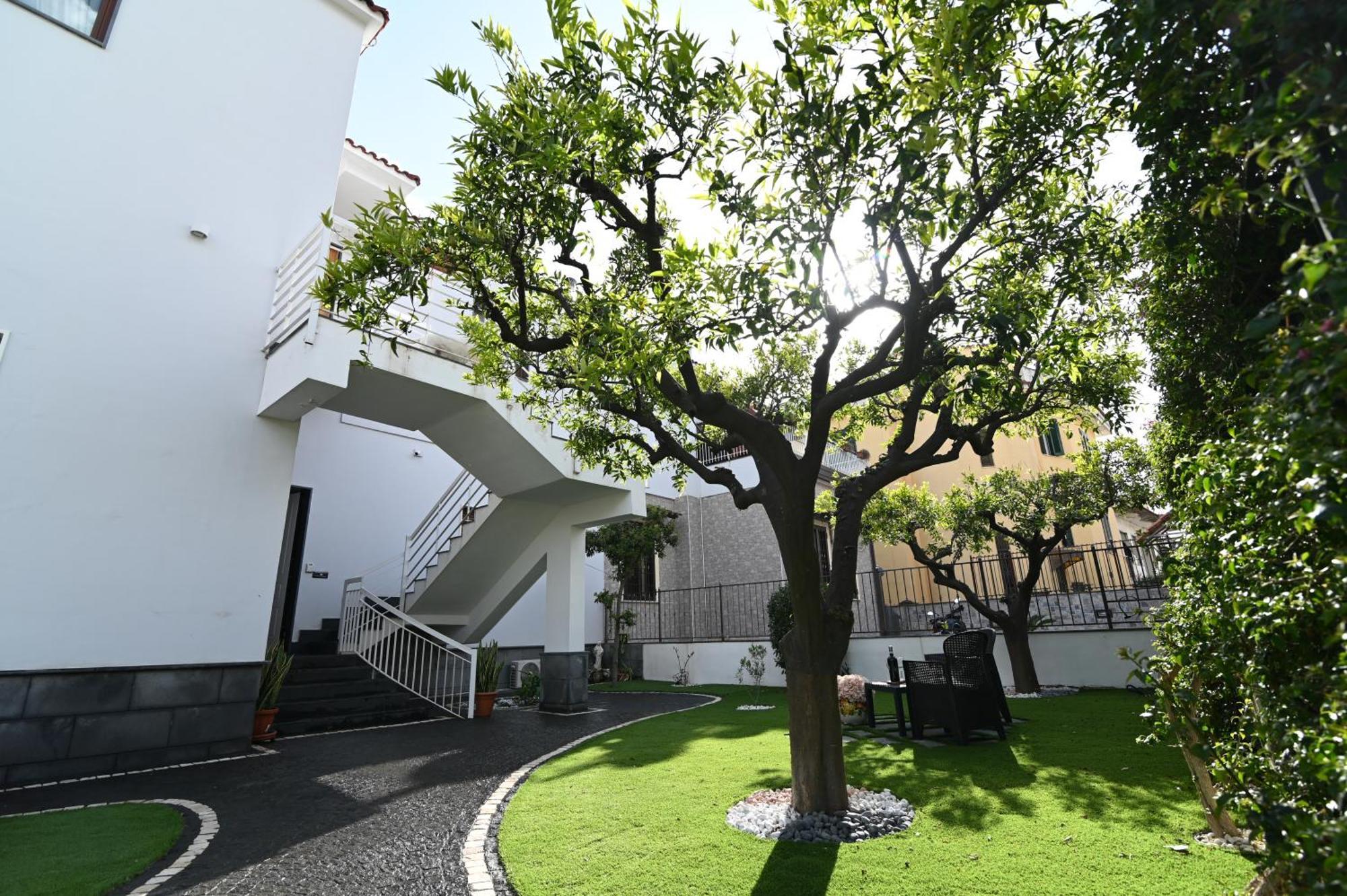 Slopes Suites And Spa Boscotrecase المظهر الخارجي الصورة