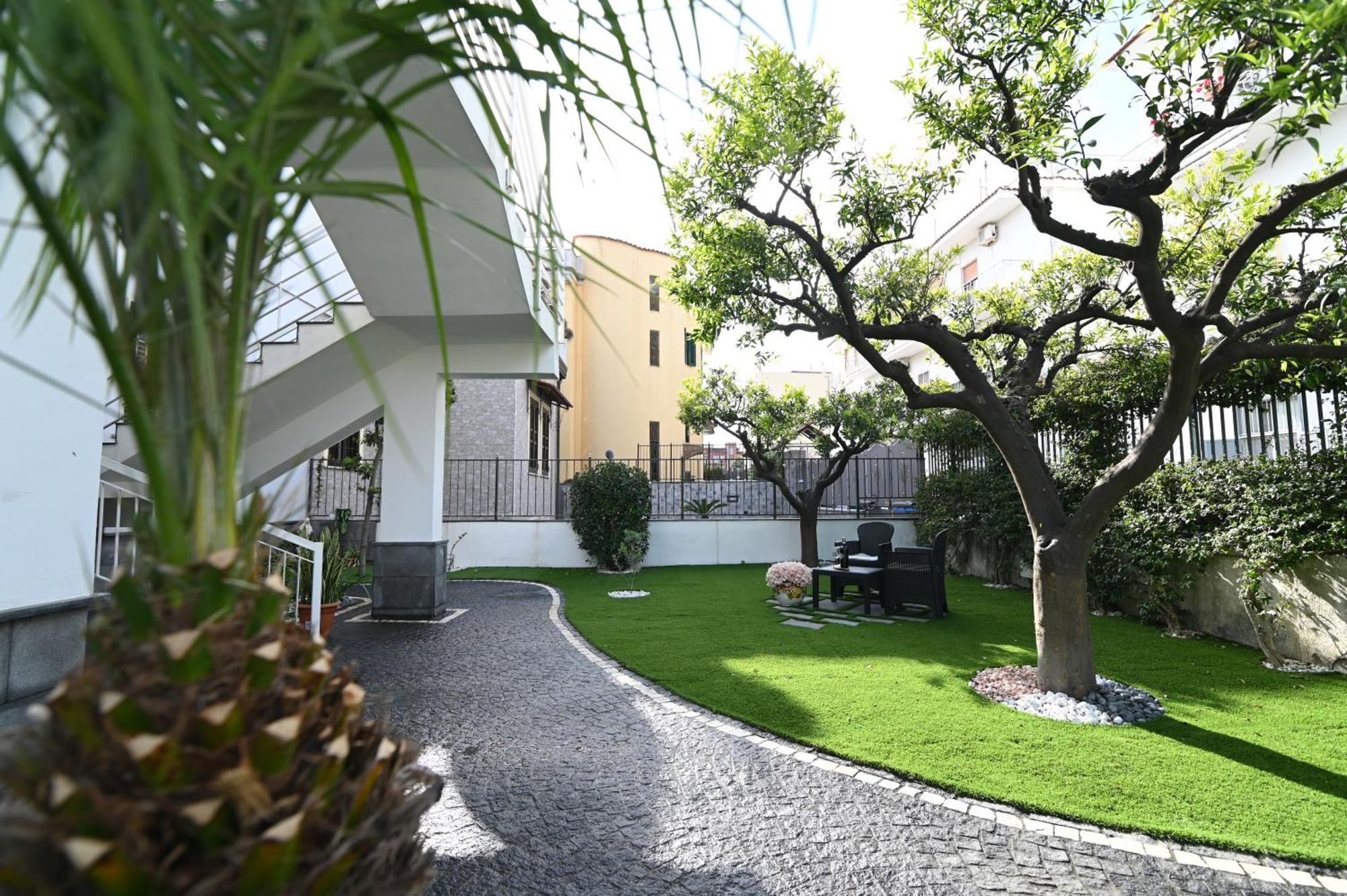 Slopes Suites And Spa Boscotrecase المظهر الخارجي الصورة